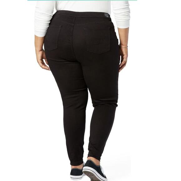 NWT Signature Levi Strauss Gold Label Shaping Skinny Black Jeans 8 Short W29 L28 - Picture 2 of 7